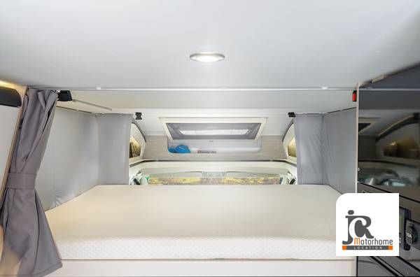 interieur-motorhome-liege-s75