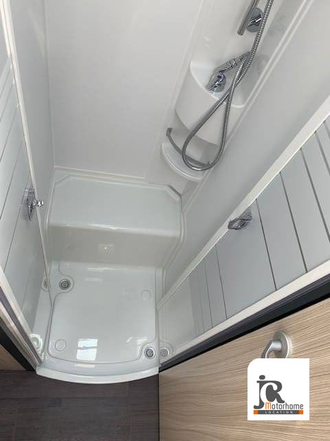 location motorhome salle de bain sunliving