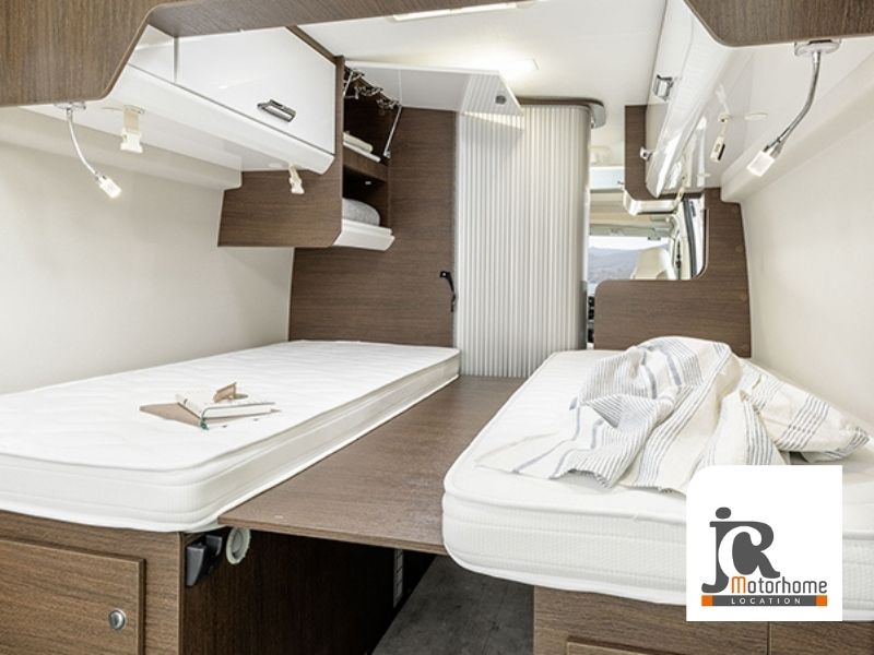 van-amenage-davis-600-lifestyle-3