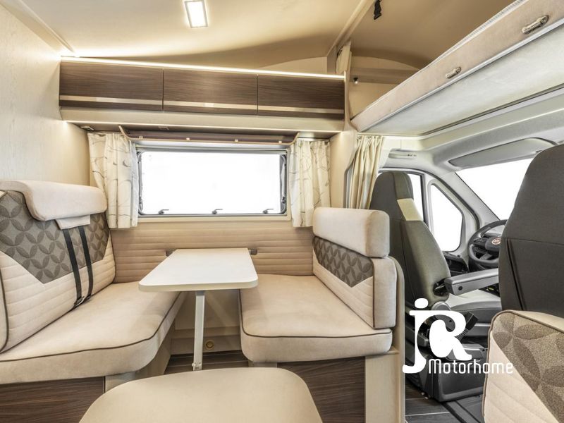 Intérieur du motorhome Rimor Seal 9