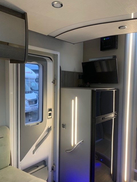 frigo tv 758